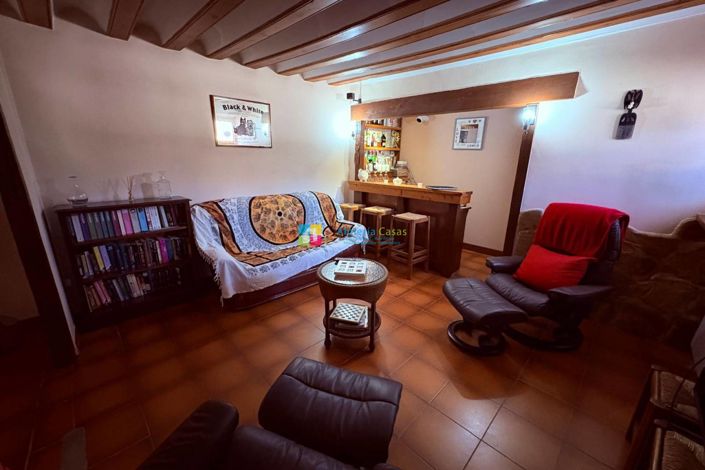 Image No.38-6 Bed Country House for sale