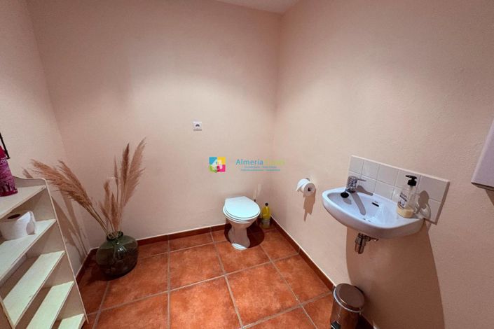 Image No.44-6 Bed Country House for sale