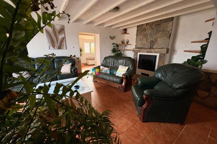 Image No.10-4 Bed Country House for sale