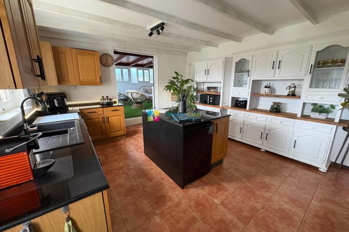 Image No.23-4 Bed Country House for sale