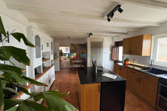 Image No.25-4 Bed Country House for sale