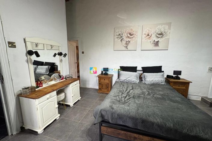 Image No.30-4 Bed Country House for sale