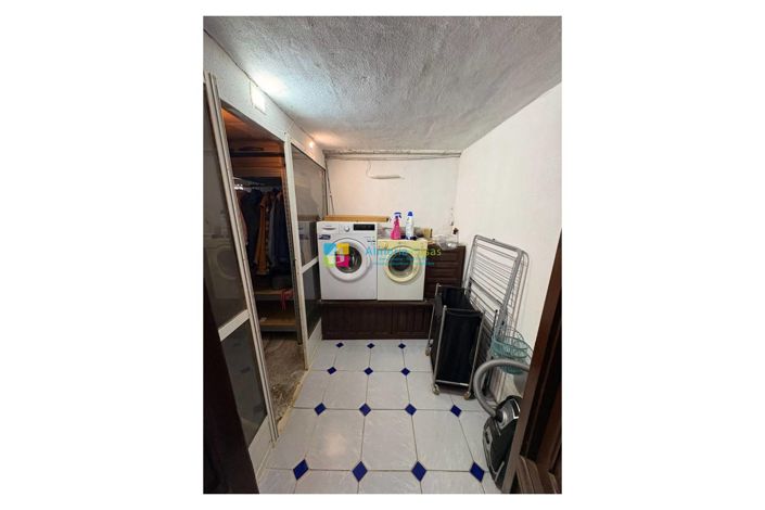 Image No.39-4 Bed Country House for sale