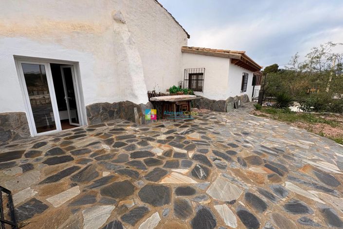 Image No.41-4 Bed Country House for sale