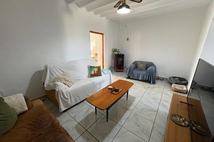 Image No.11-3 Bed Country House for sale