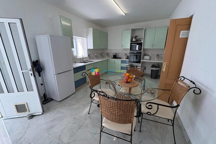 Image No.12-3 Bed Country House for sale