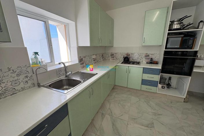 Image No.13-3 Bed Townhouse for sale