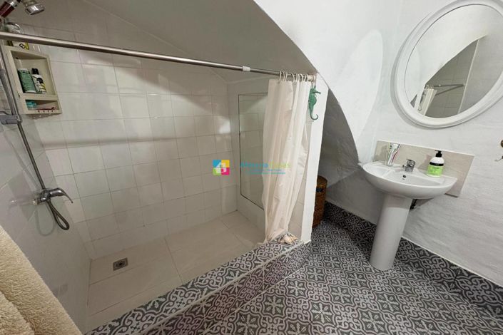 Image No.17-3 Bed Country House for sale