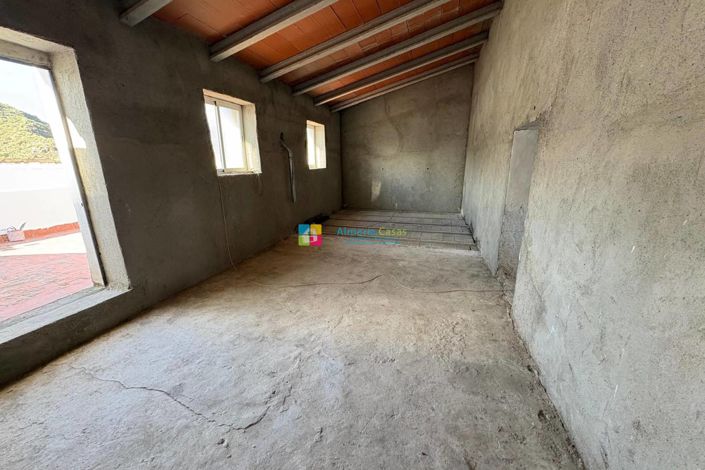 Image No.20-3 Bed Townhouse for sale