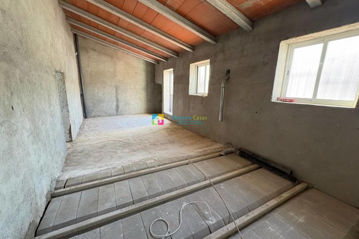 Image No.23-3 Bed Country House for sale