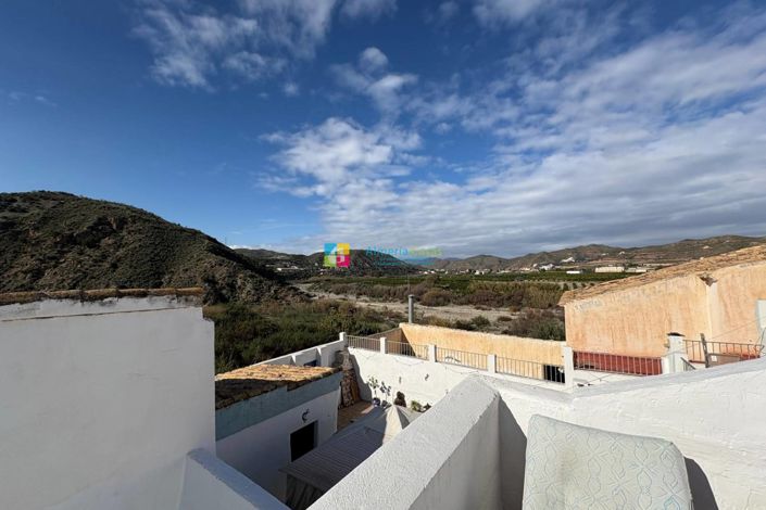 Image No.26-3 Bed Townhouse for sale