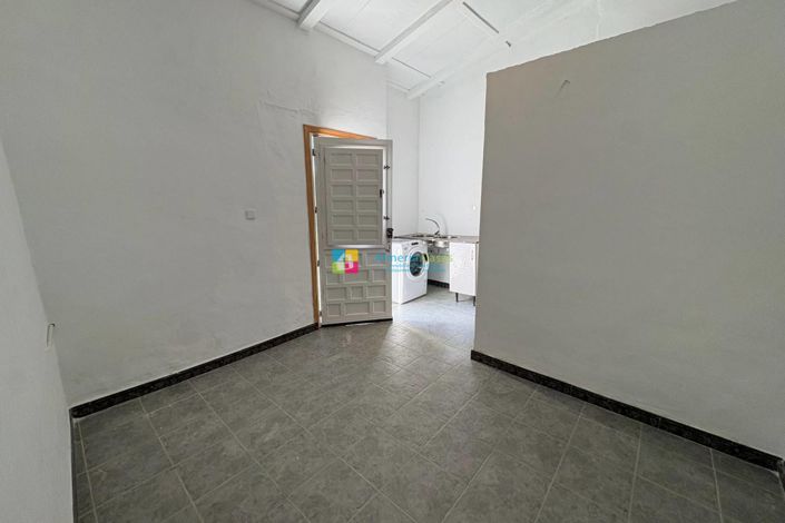 Image No.33-3 Bed Townhouse for sale