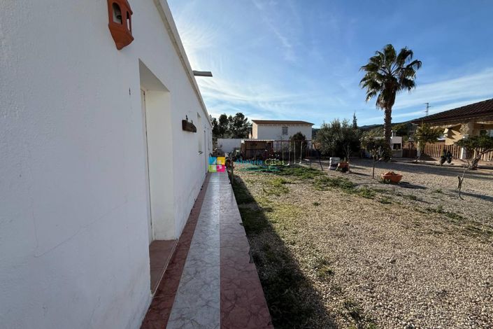 Image No.17-2 Bed Country House for sale