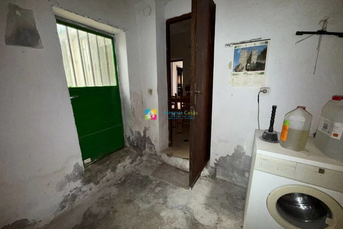 Image No.16-4 Bed Townhouse for sale