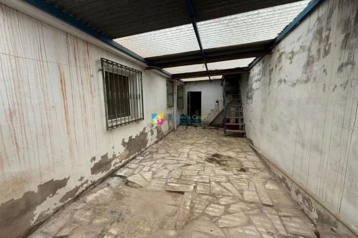 Image No.17-4 Bed Townhouse for sale