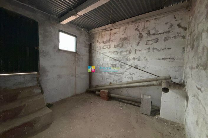 Image No.19-4 Bed Townhouse for sale