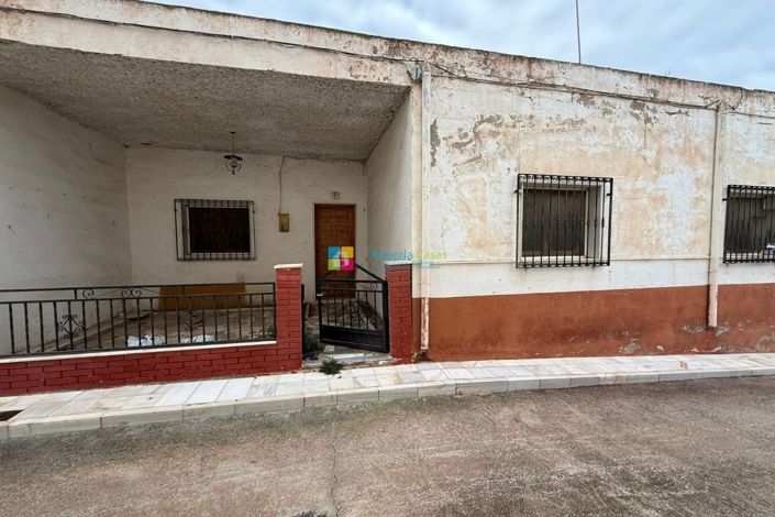 Image No.2-4 Bed Townhouse for sale