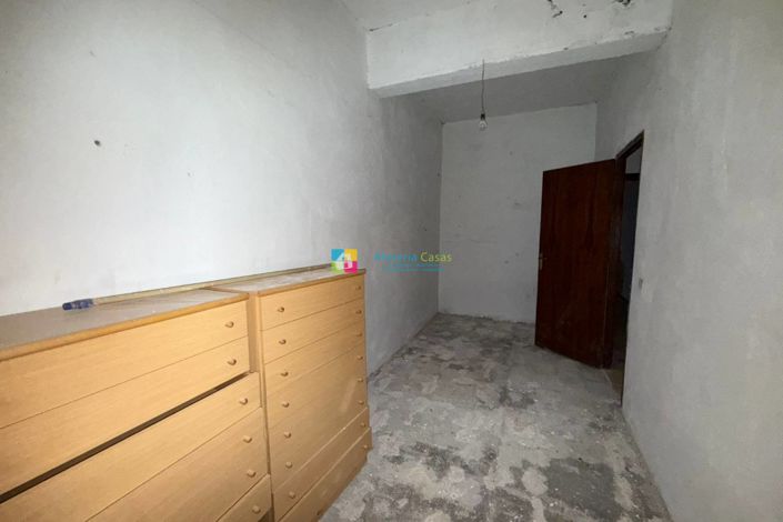 Image No.26-4 Bed Townhouse for sale