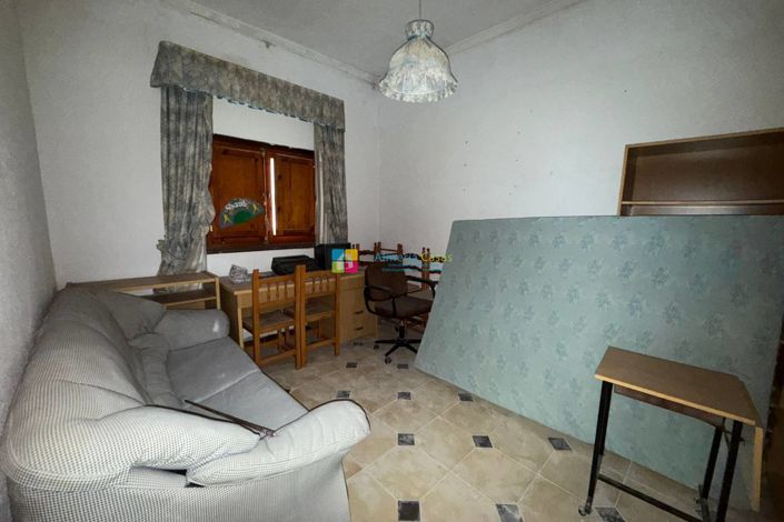 Image No.9-4 Bed Townhouse for sale