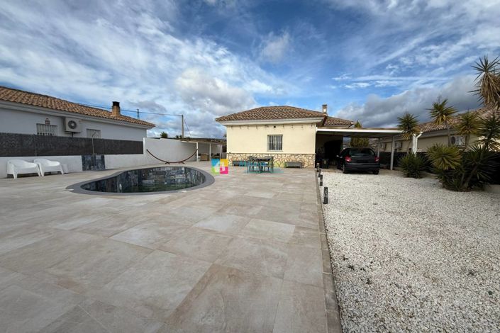 Image No.40-3 Bed Villa for sale