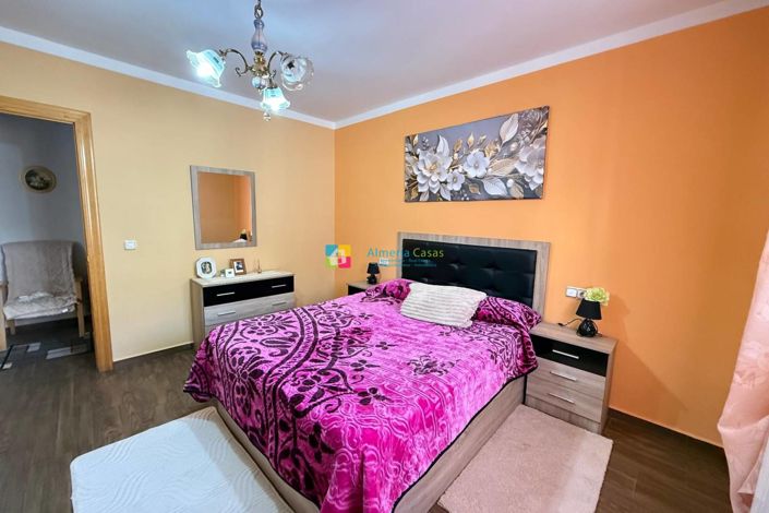 Image No.13-2 Bed Townhouse for sale