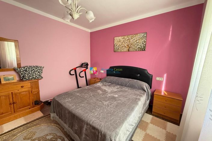 Image No.16-2 Bed Townhouse for sale