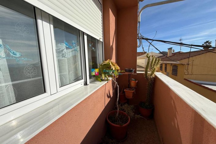 Image No.8-2 Bed Townhouse for sale