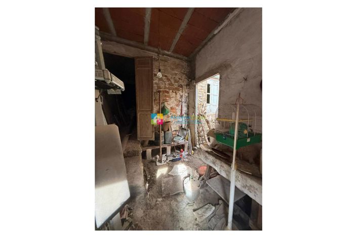 Image No.19-6 Bed Townhouse for sale