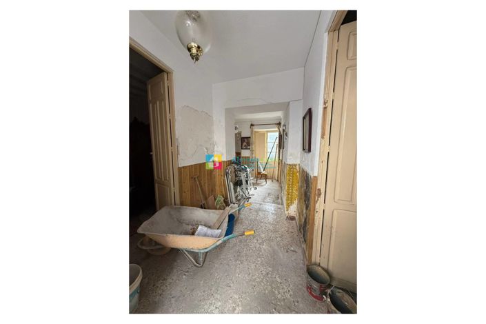 Image No.2-6 Bed Townhouse for sale