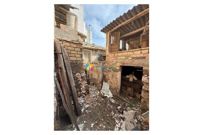 Image No.21-6 Bed Townhouse for sale