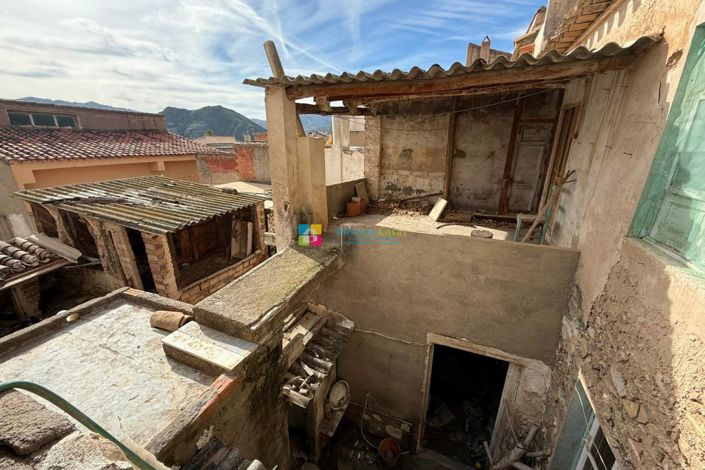 Image No.30-6 Bed Townhouse for sale