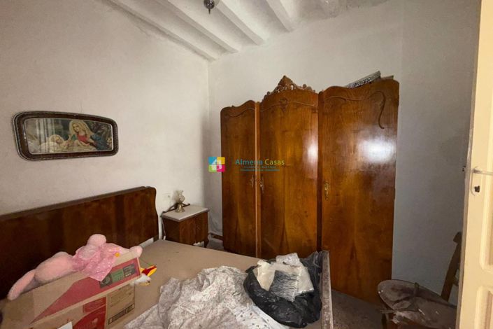 Image No.4-6 Bed Townhouse for sale