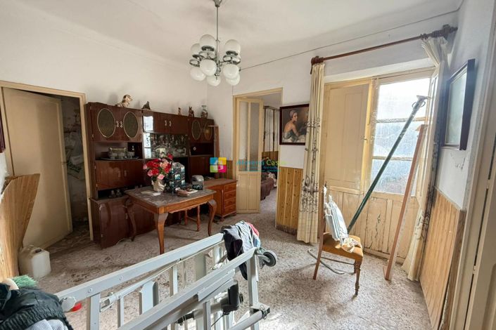 Image No.9-6 Bed Townhouse for sale