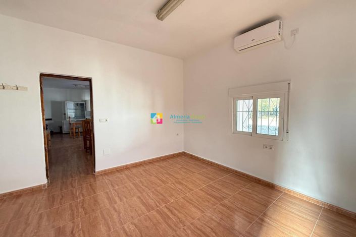 Image No.12-3 Bed Country House for sale