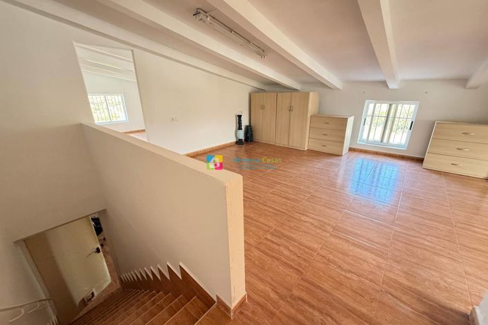 Image No.14-3 Bed Country House for sale