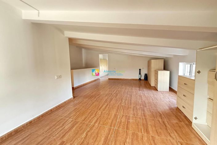 Image No.15-3 Bed Country House for sale