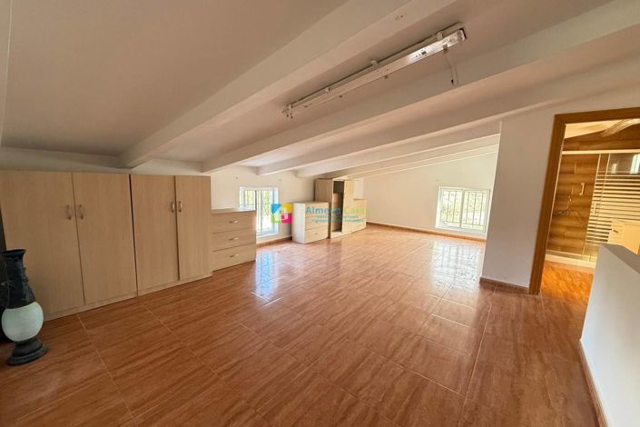 Image No.19-3 Bed Country House for sale