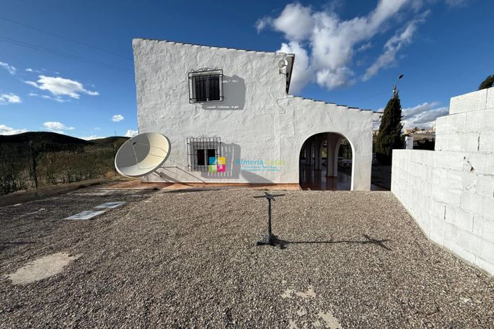 Image No.24-3 Bed Country House for sale