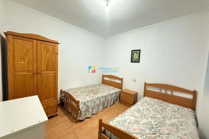 Image No.14-3 Bed Townhouse for sale