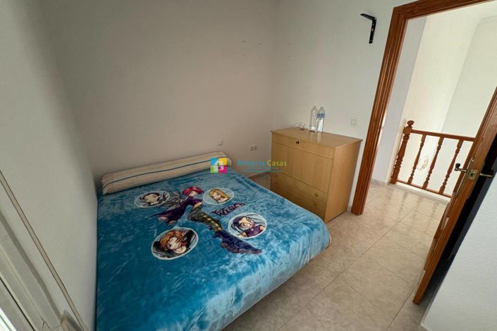 Image No.11-4 Bed Townhouse for sale