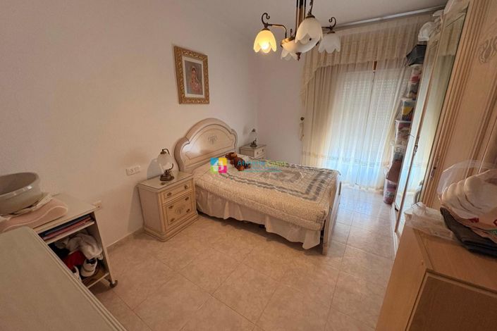 Image No.16-4 Bed Townhouse for sale