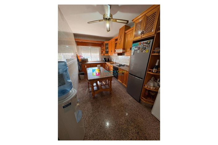 Image No.4-4 Bed Townhouse for sale