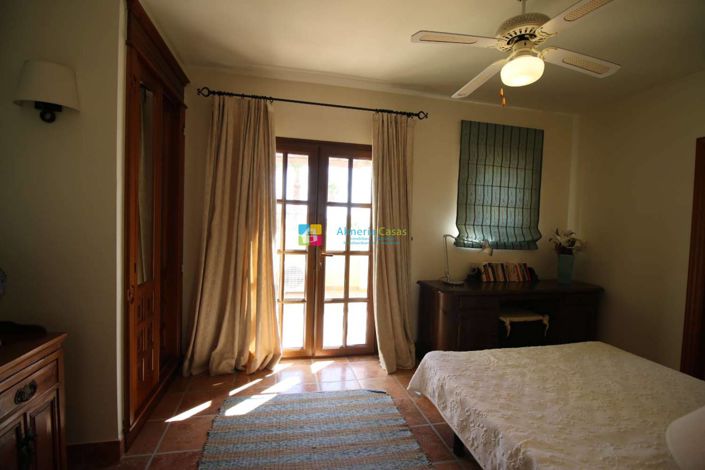 Image No.15-4 Bed Villa for sale