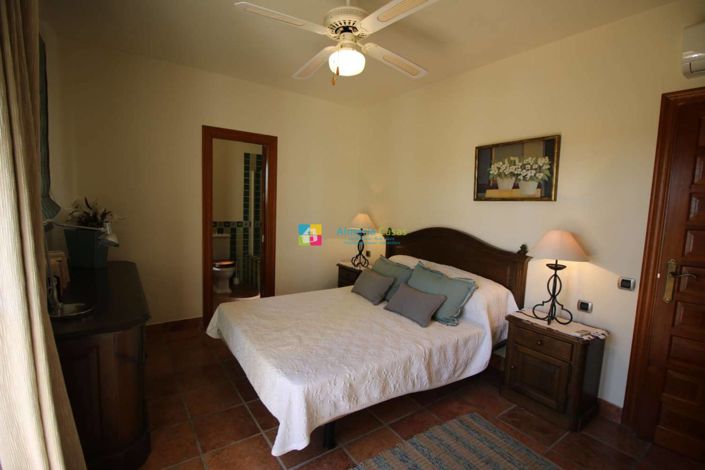 Image No.17-4 Bed Villa for sale