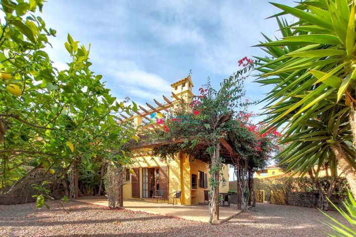 Image No.2-4 Bed Villa for sale