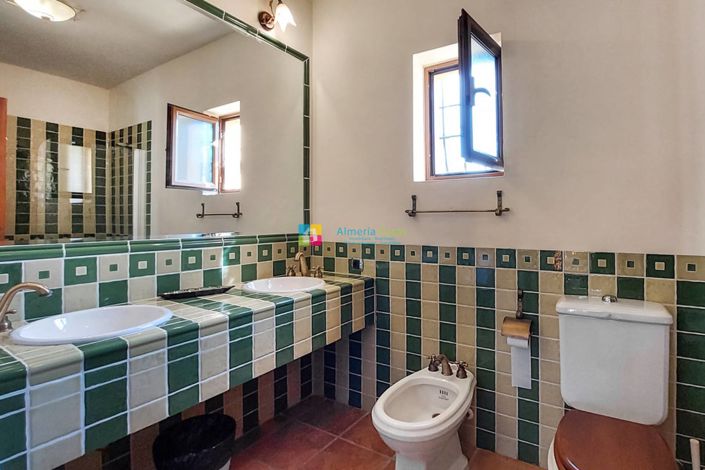 Image No.9-4 Bed Villa for sale