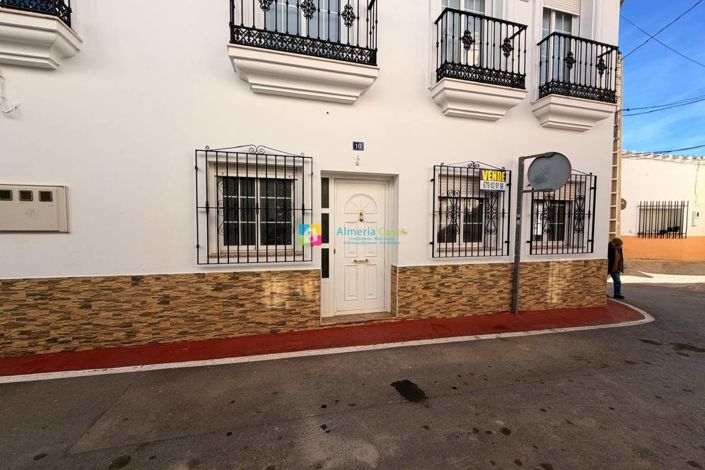 Image No.2-2 Bed Townhouse for sale