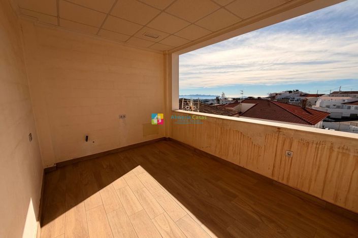 Image No.21-2 Bed Townhouse for sale