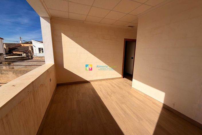 Image No.22-2 Bed Townhouse for sale