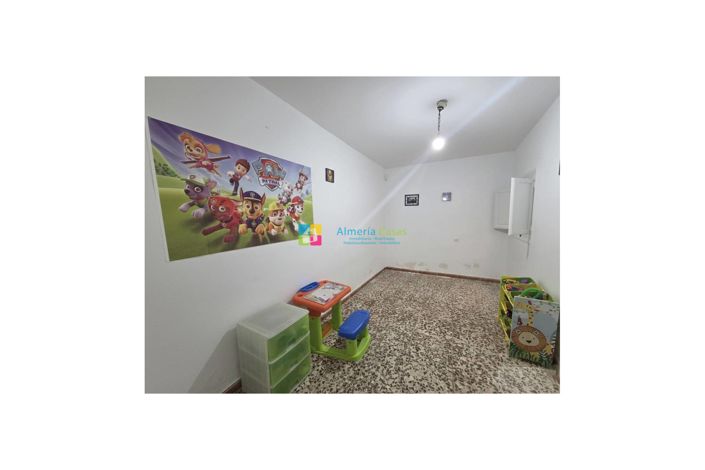 Image No.12-5 Bed Townhouse for sale